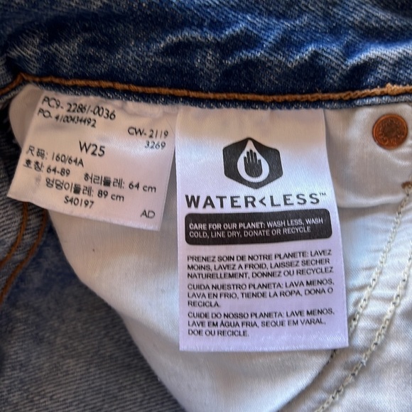 Levi’s Wedgie Women’s Jeans Size 25 Cropped - Picture 7 of 8